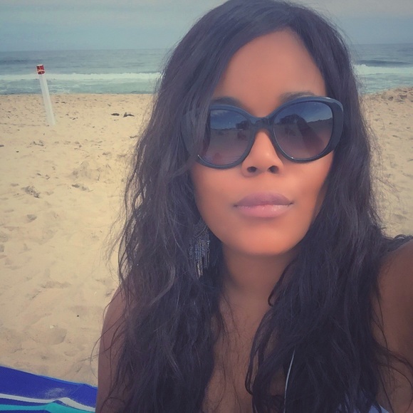 Meet your Posher, Lori - Picture 2 of 2